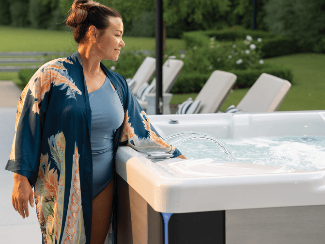 hss-homepage-woman-touching-water-grandee